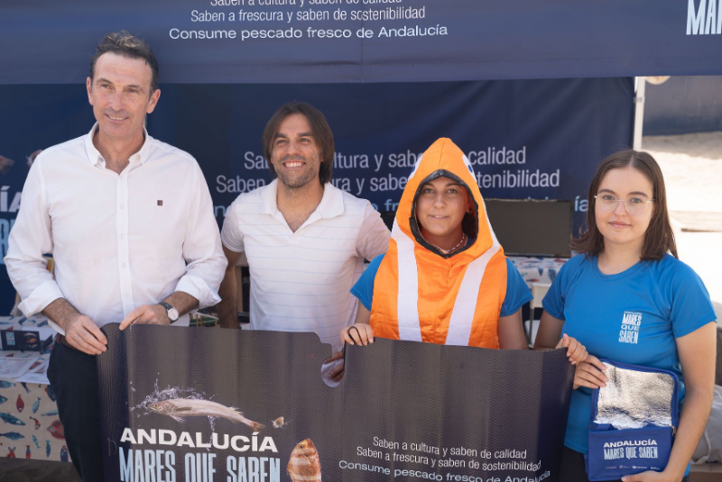 Arranca en el Puerto Deportivo la Campaña ‘Andalucía, Mares que Saben’, impulsada por la Junta