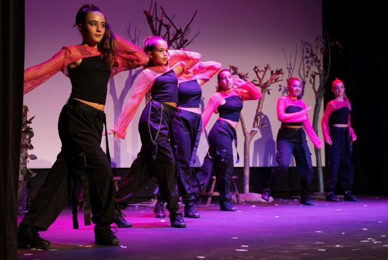 El alcalde preside la inauguración del nuevo curso del Centro Municipal de Formación Permanente y de las Escuelas de Música, Danza y Teatro