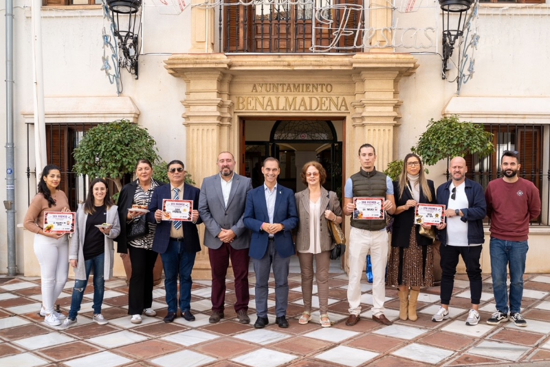 El alcalde, Juan Antonio Lara, preside la entrega de los premios de la VIII Ruta de la Tapa de Cine de Benalmádena