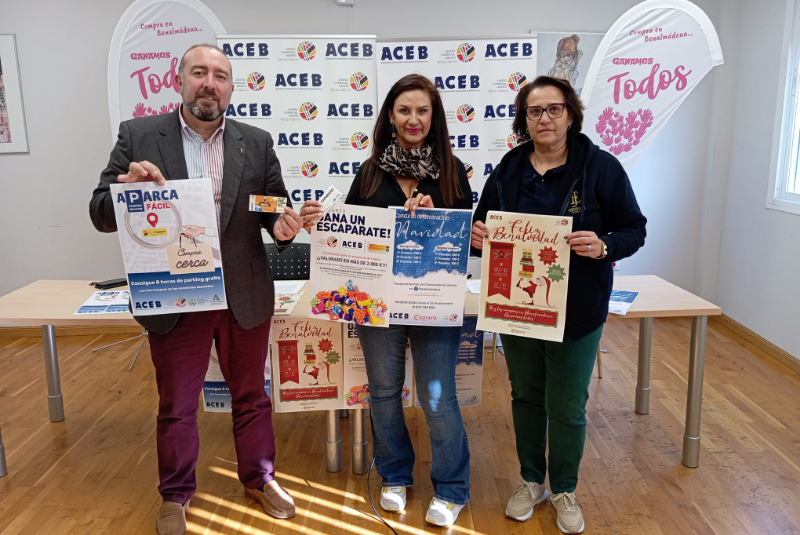 El Ayuntamiento de Benalmádena muestra su apoyo a la campaña de Navidad de ACEB-ACCAB para fomentar al comercio