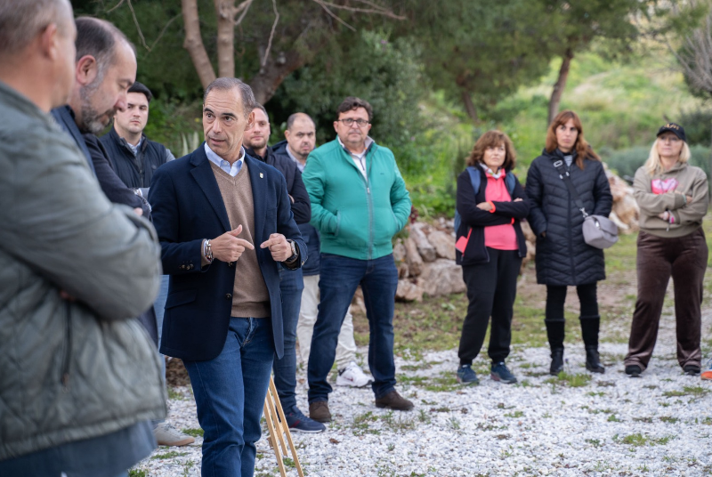 El alcalde mantiene un encuentro con los vecinos de Santángelo Norte y detalla las inversiones en marcha tras años de total abandono