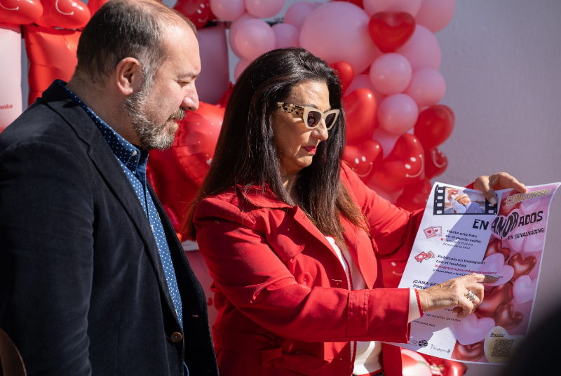 Presentado, junto a la ACEB, el Concurso selfie ‘Enamorados en Benalmádena’