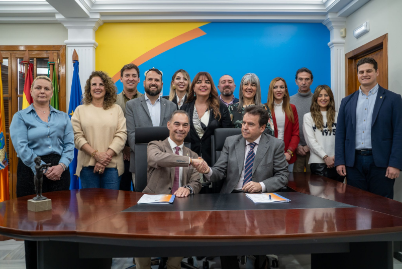 El Ayuntamiento firma un acuerdo histórico para desbloquear la situación de Tívoli y construir un nuevo parque de atracciones y un gran complejo turístico y comercial 