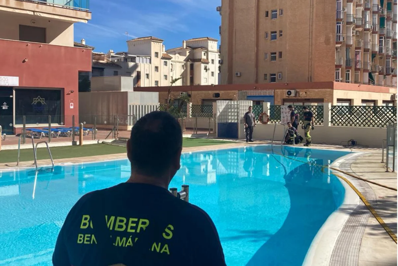 Benalmádena recibe 440.000 litros de agua con el vaciado de piscinas, que servirán para riego y baldeo