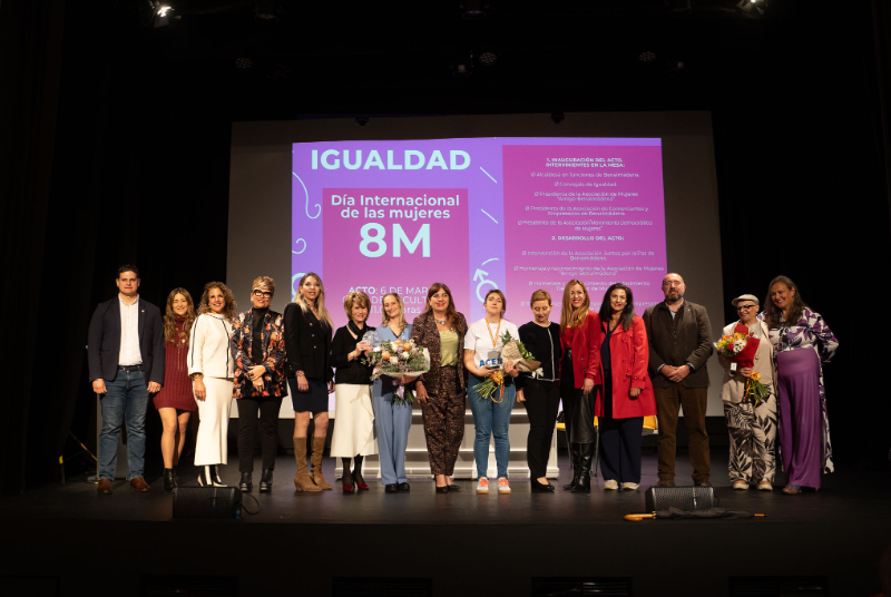 Benalmádena reconoce la labor y trayectoria de grandes mujeres en un emotivo acto institucional en la Casa de la Cultura por el 8 de Marzo